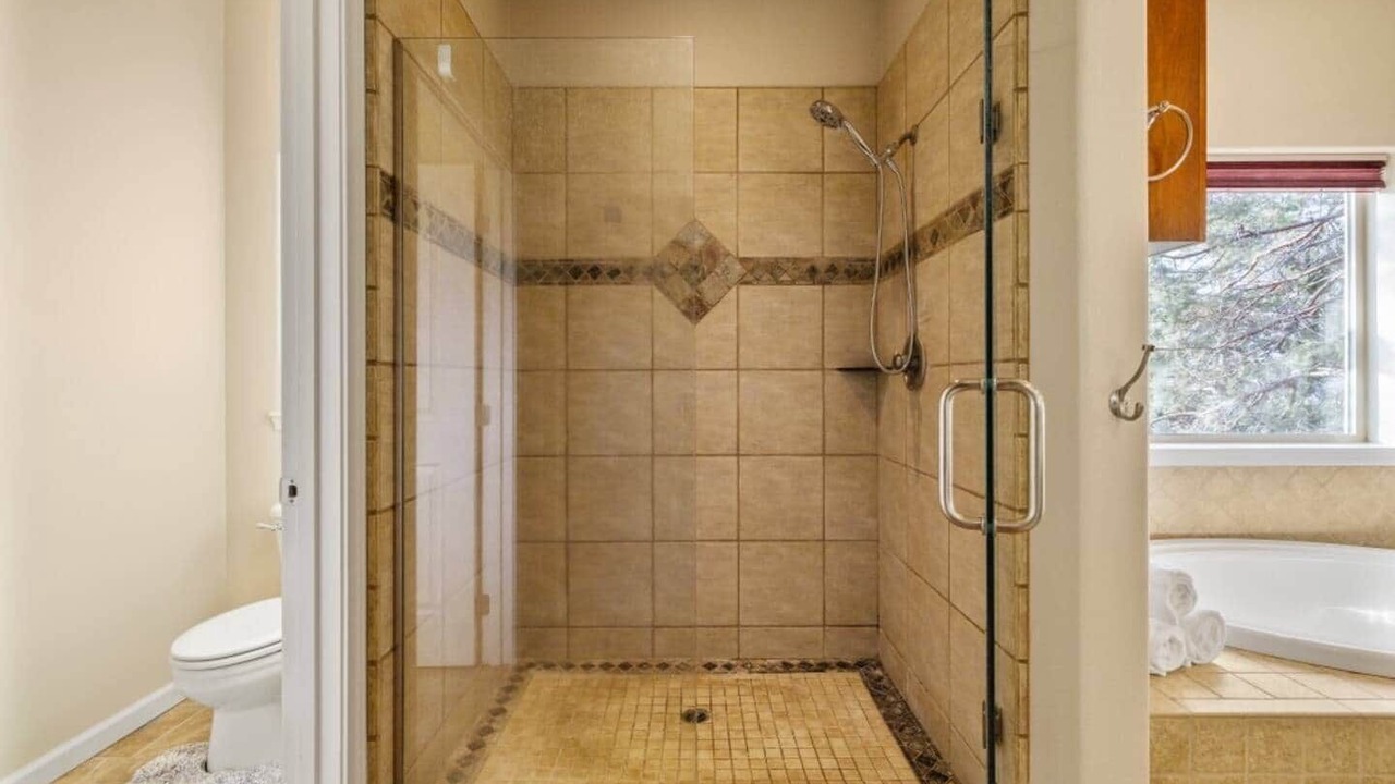 Photo of Bathroom in Klamath Falls