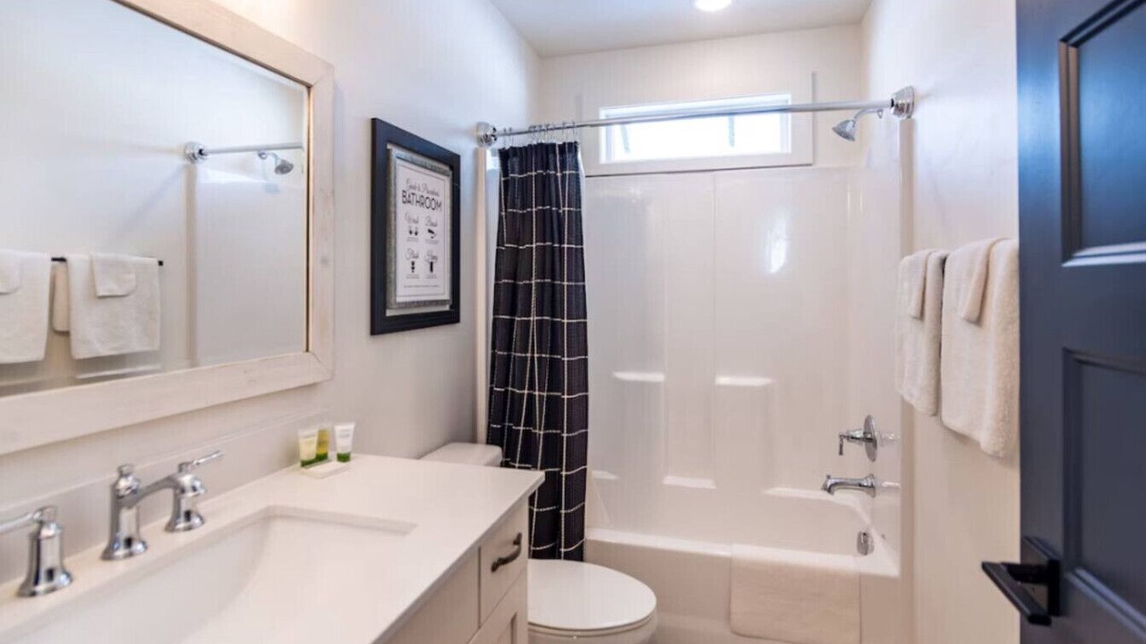 Photo of Bathroom in Garden City