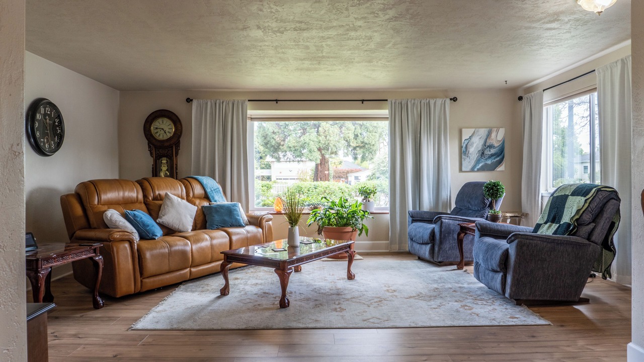 Photo of Livingroom in Central Point