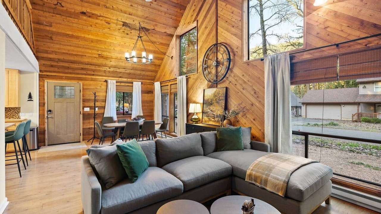 Photo of Livingroom in Mount Hood Village
