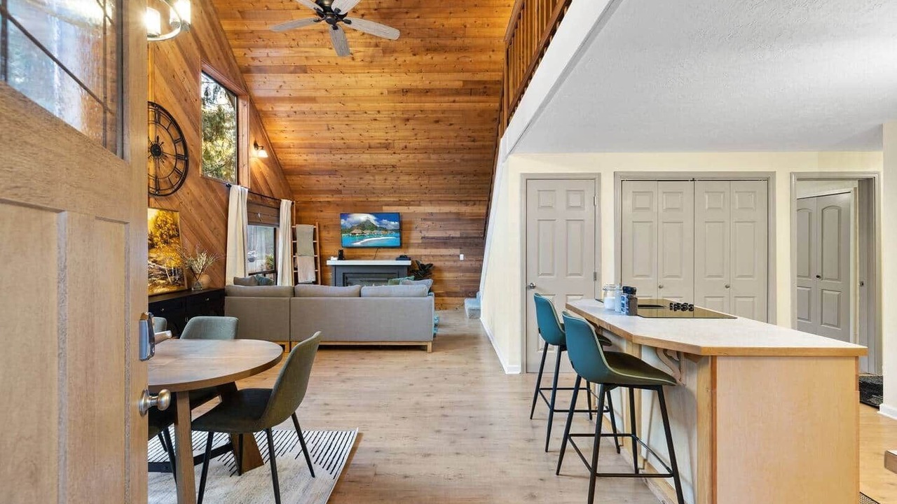 Photo of Livingroom in Mount Hood Village
