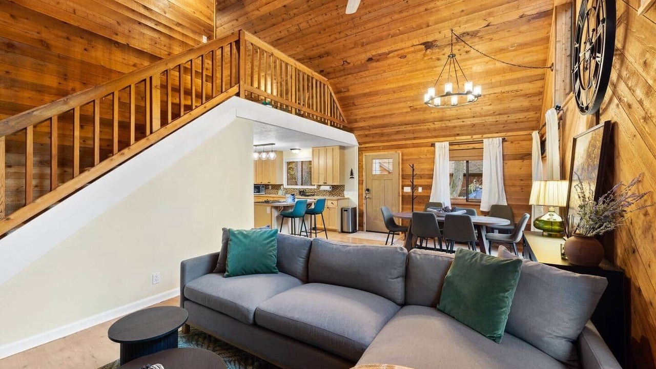 Photo of Livingroom in Mount Hood Village