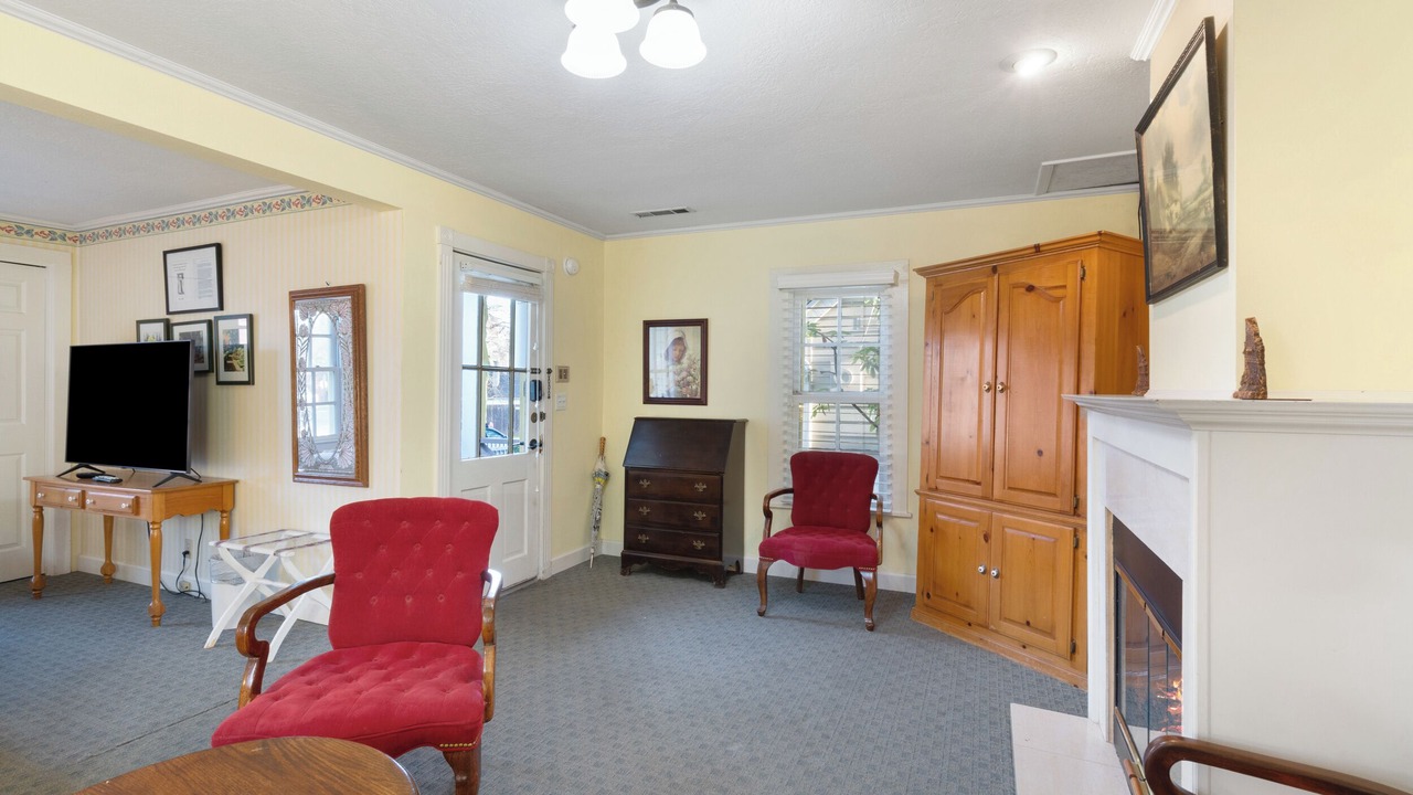 Photo of Livingroom in Jacksonville