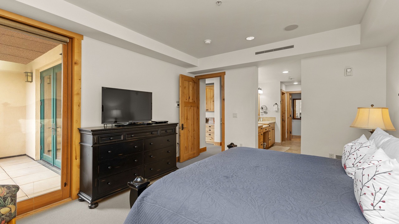 Photo of Bedroom in Elkhorn Village
