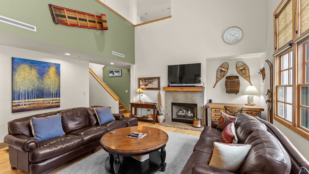 Photo of Livingroom in Elkhorn Village