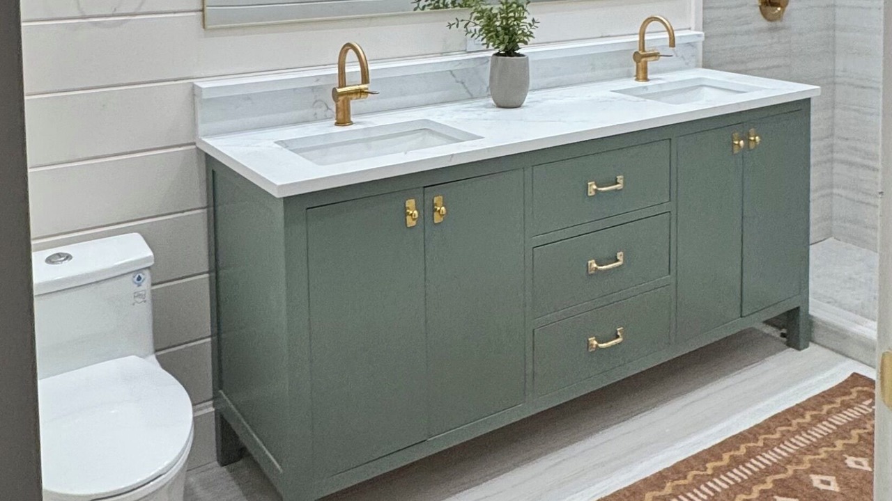 Photo of Bathroom in Island Park