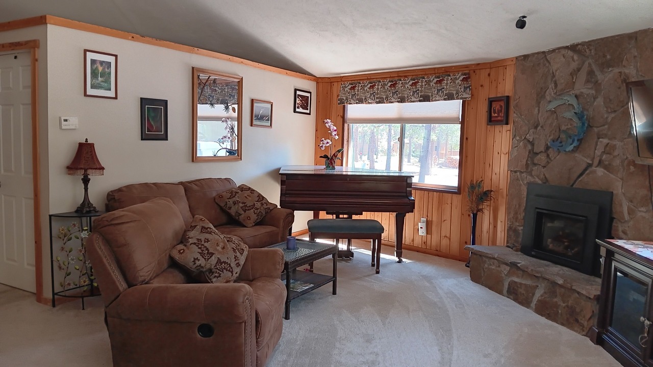 Photo of Livingroom in Sunriver