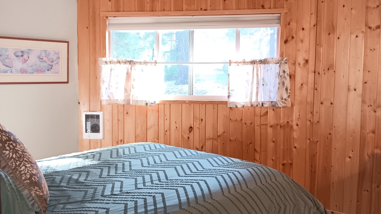 Photo of Bedroom in Sunriver