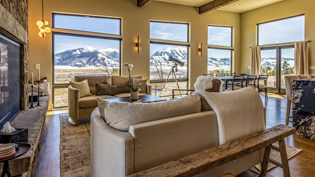 Photo of Livingroom in Emigrant
