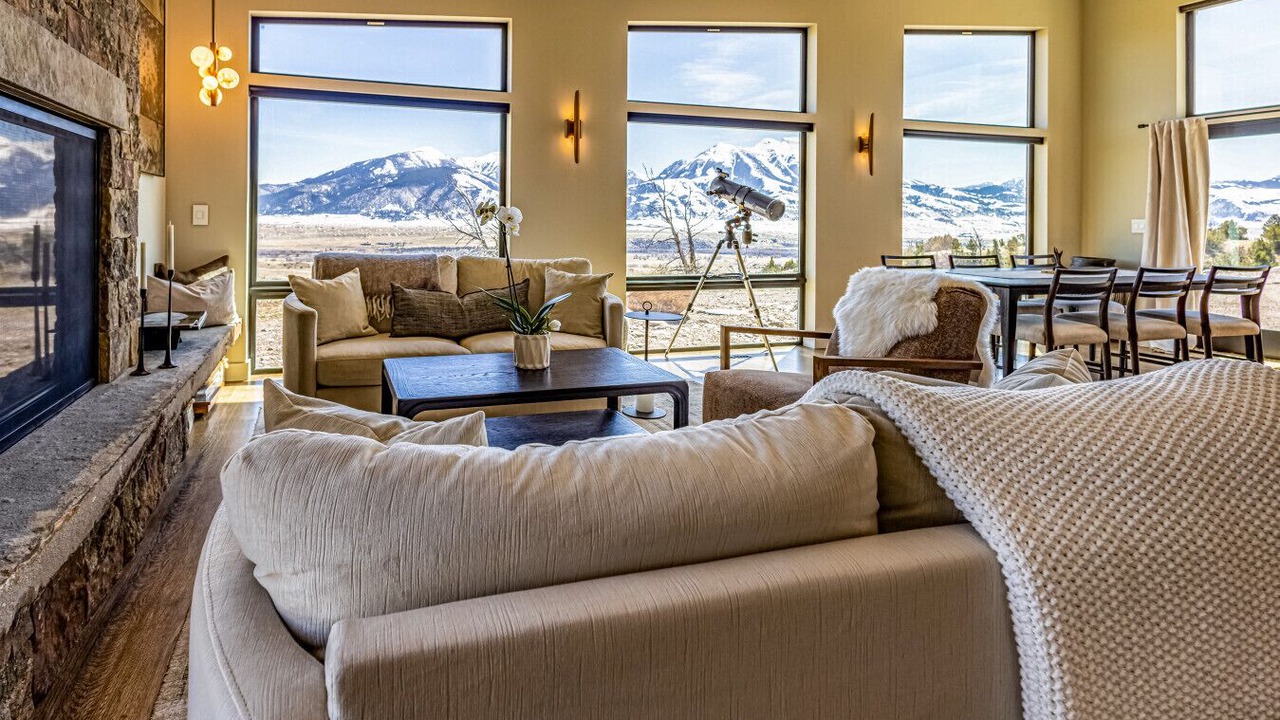 Photo of Livingroom in Emigrant