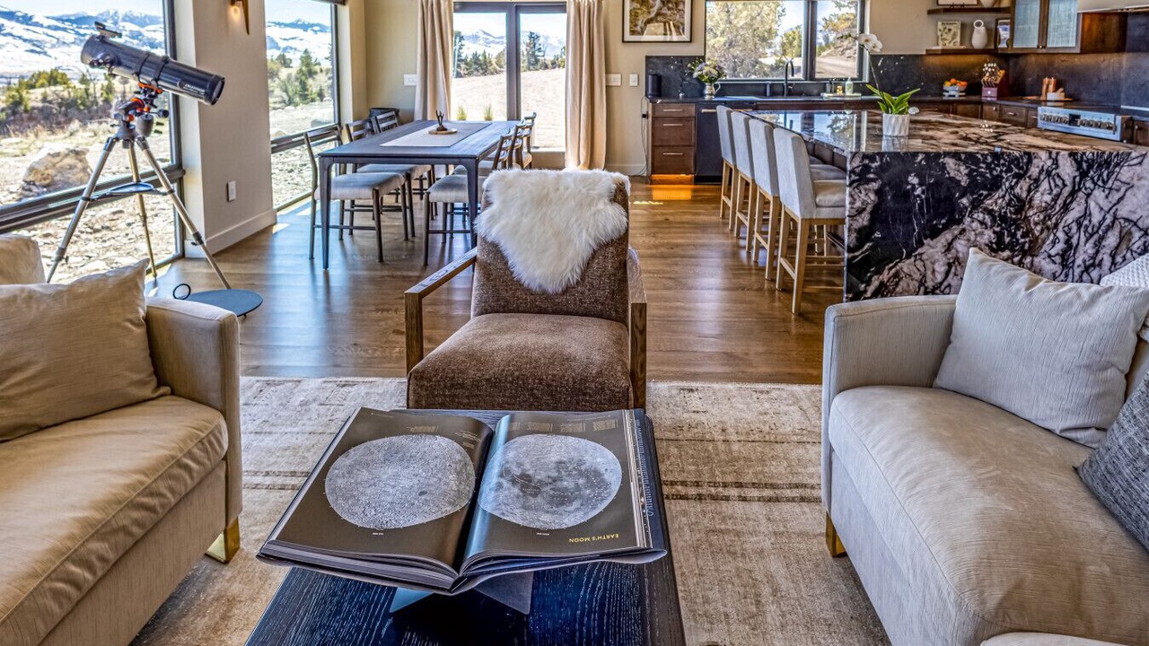 Photo of Livingroom in Emigrant