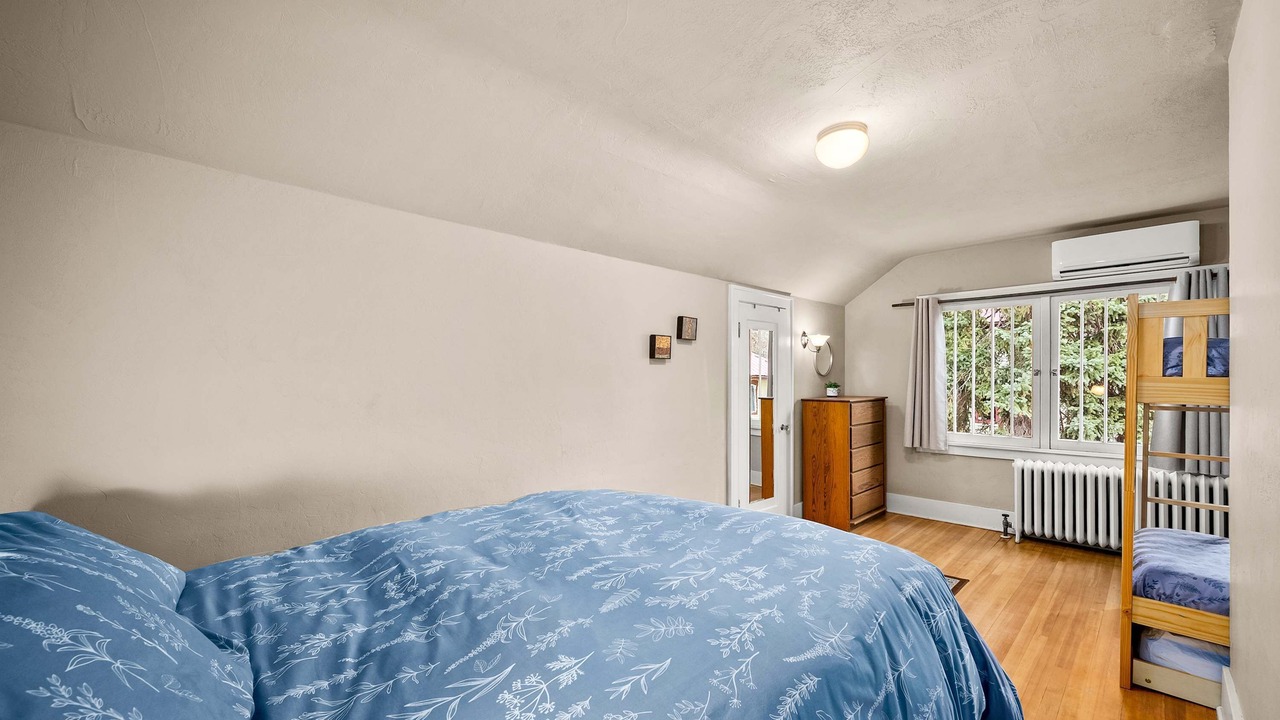 Photo of Bedroom in Garden District