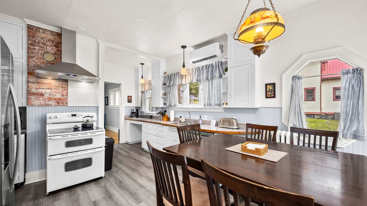 Photo of Kitchen in Garden District