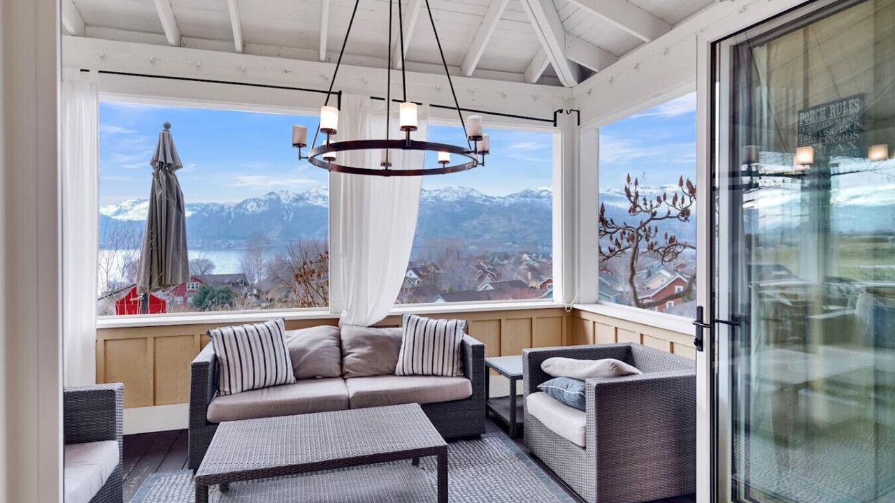 Photo of Livingroom in Oroville