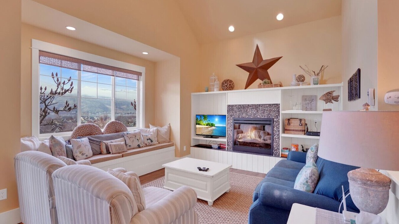 Photo of Livingroom in Oroville