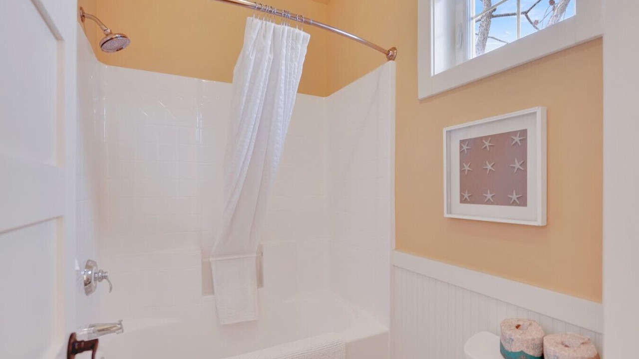 Photo of Bathroom in Oroville