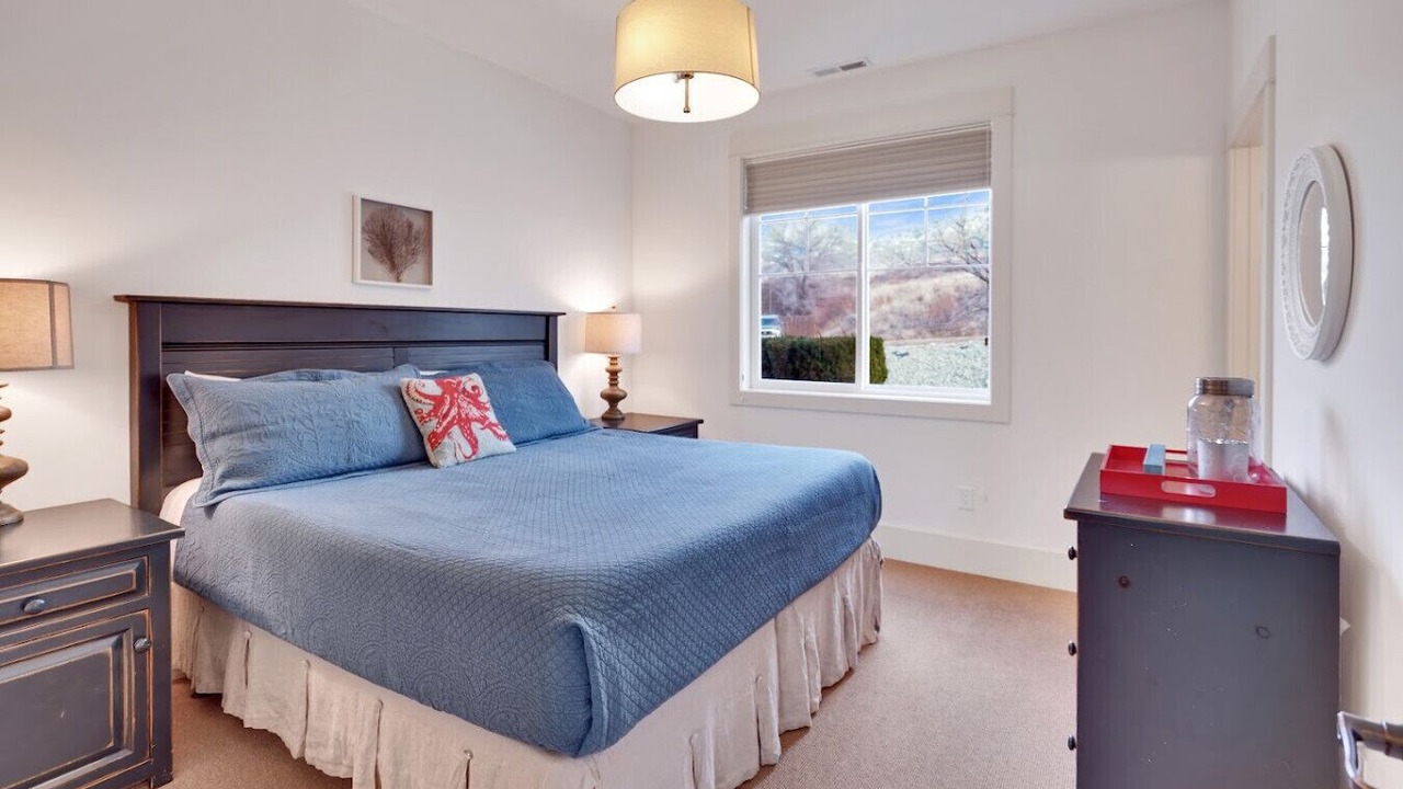 Photo of Bedroom in Oroville