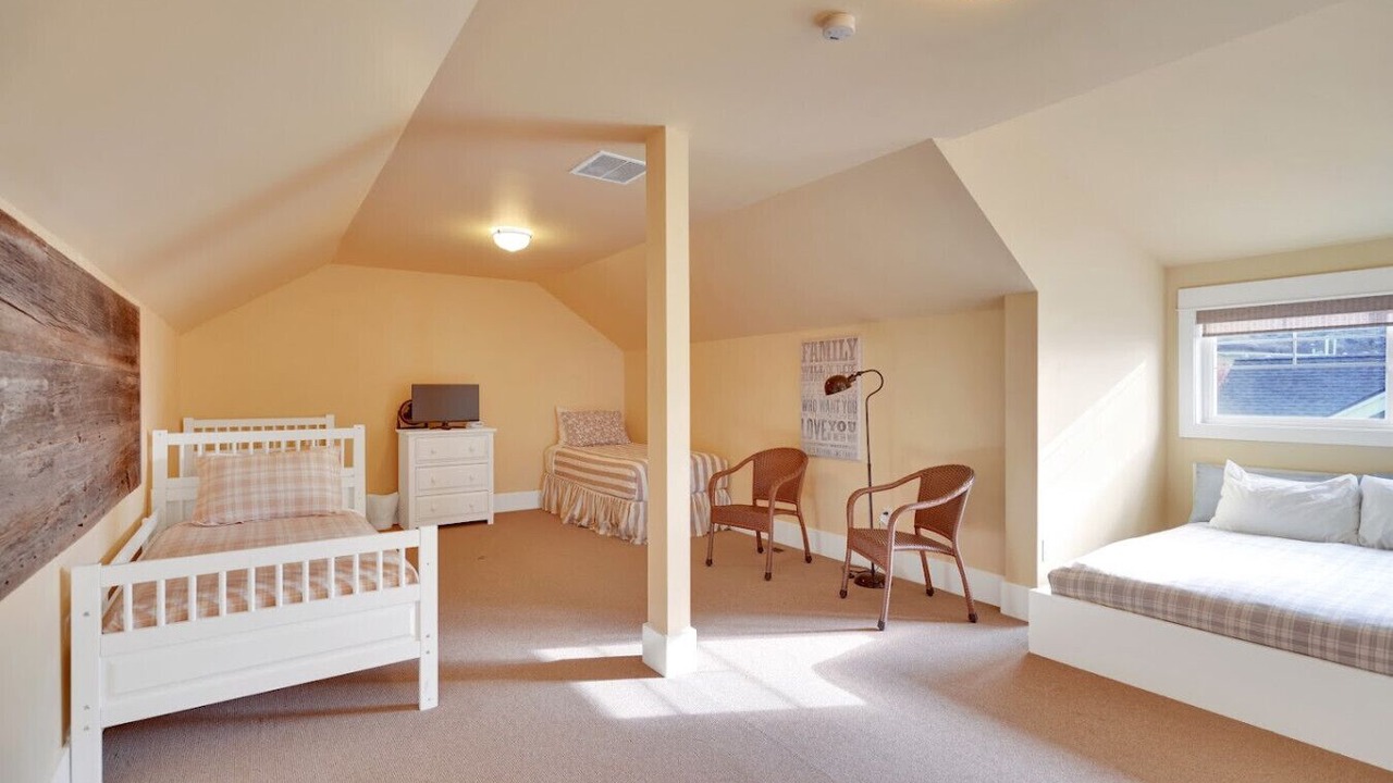 Photo of Bedroom in Oroville