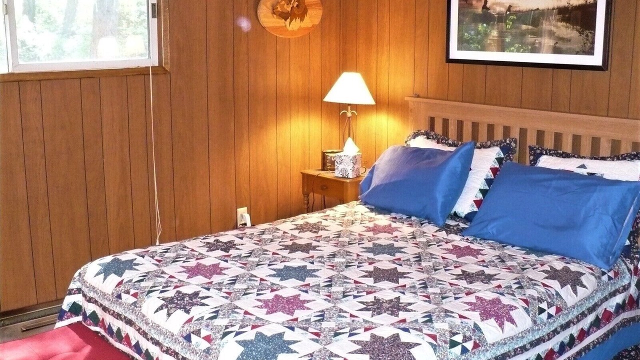 Photo of Bedroom in Loon Lake