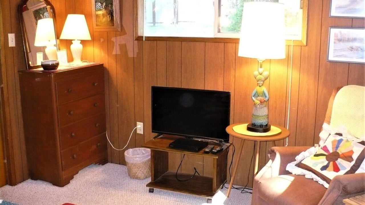 Photo of Bedroom in Loon Lake
