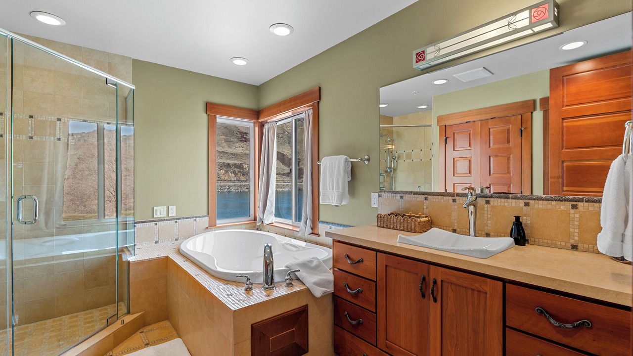 Photo of Bathroom in Orondo