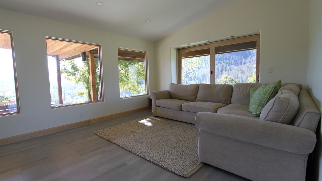 Photo of Livingroom in Jacksonville