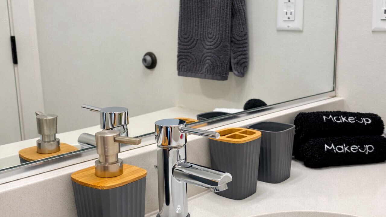 Photo of Bathroom in Cliff - Cannon