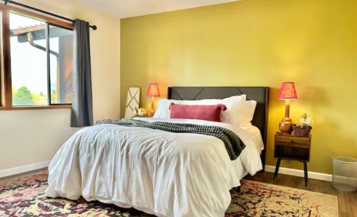 Photo of Bedroom in Redwood