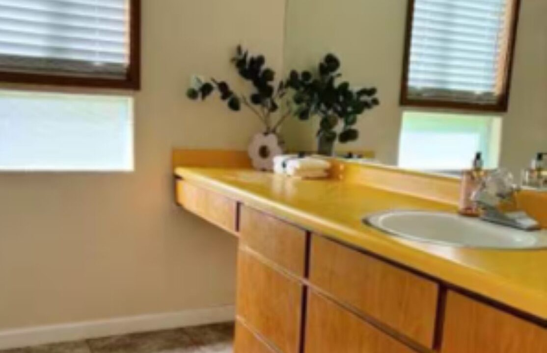 Photo of Bathroom in Redwood
