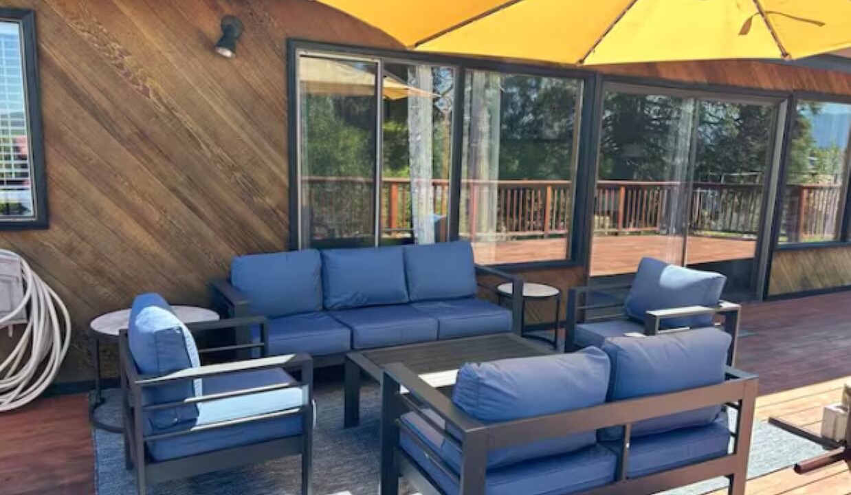 Photo of Patio Balcony in Redwood