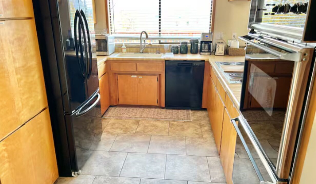 Photo of Kitchen in Redwood