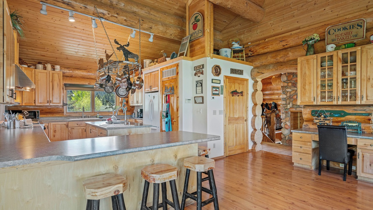 Photo of Kitchen in West Yellowstone