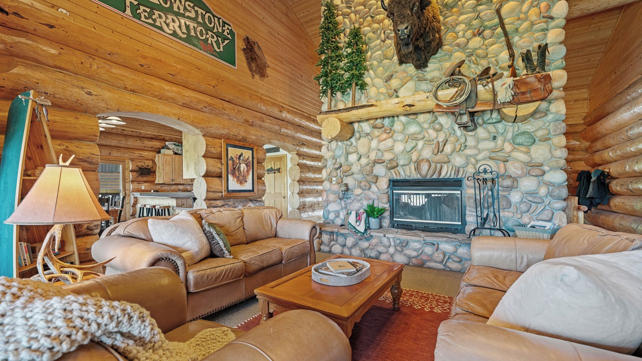 Photo of Livingroom in West Yellowstone