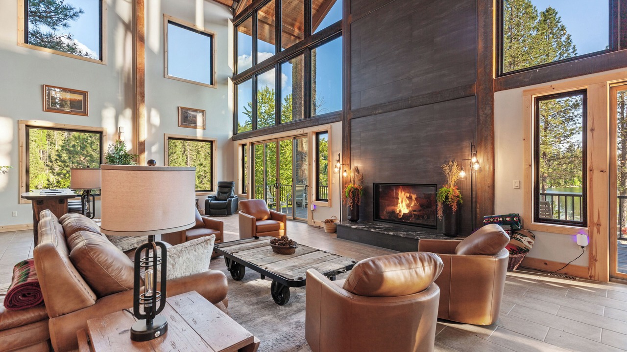 Photo of Livingroom in Hayden