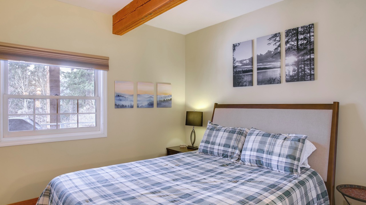 Photo of Bedroom in Spirit Lake
