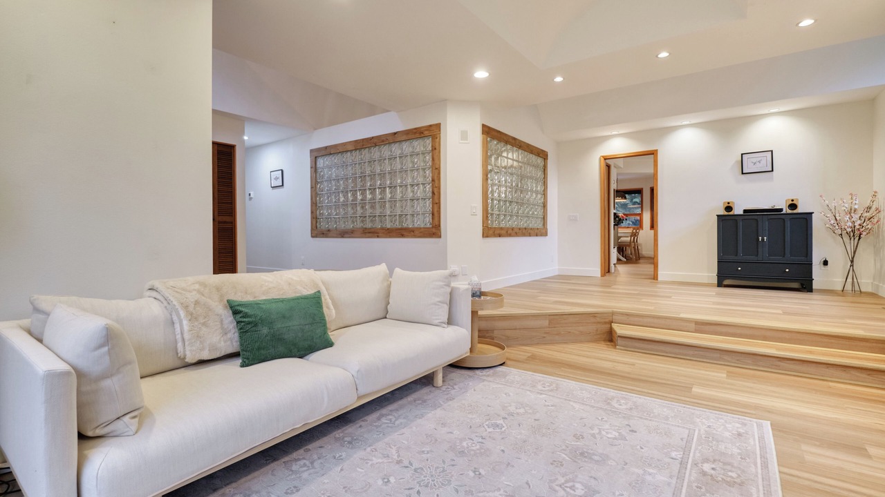 Photo of Livingroom in Point Roberts