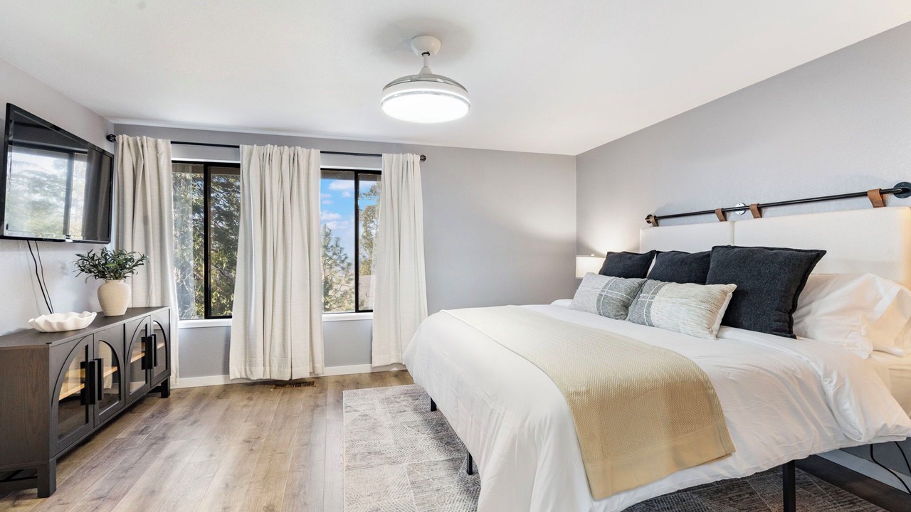 Photo of Bedroom in Grants Pass