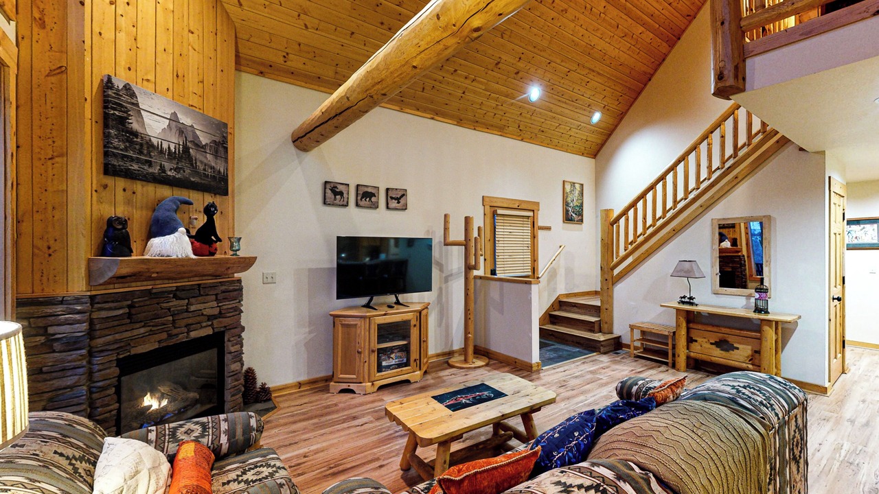 Photo of Livingroom in Klamath Falls