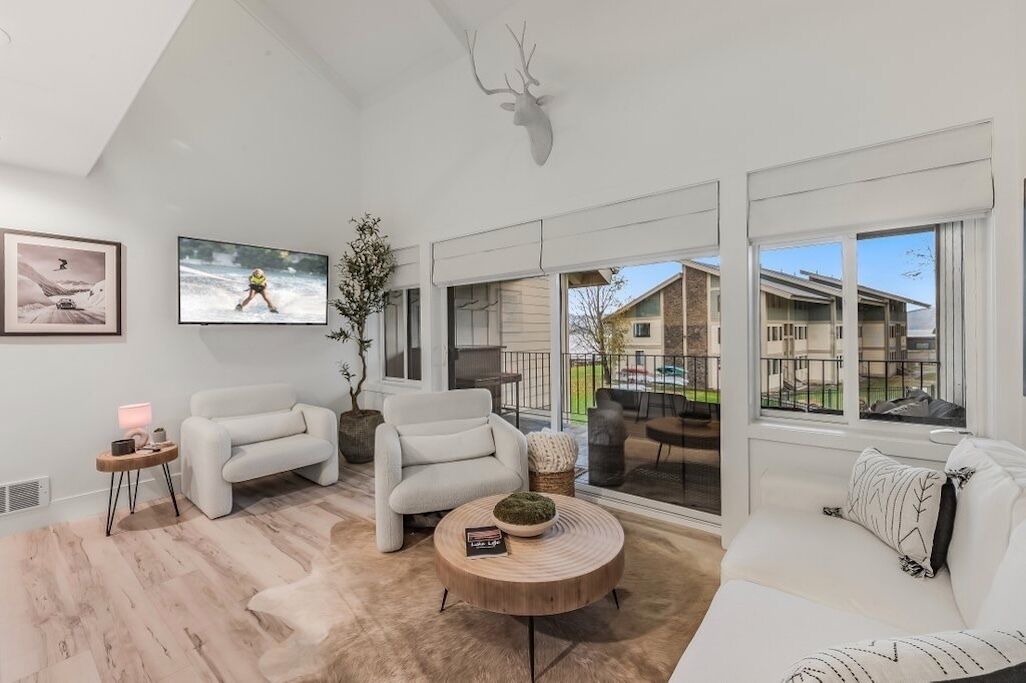 Photo of Livingroom in Sandpoint