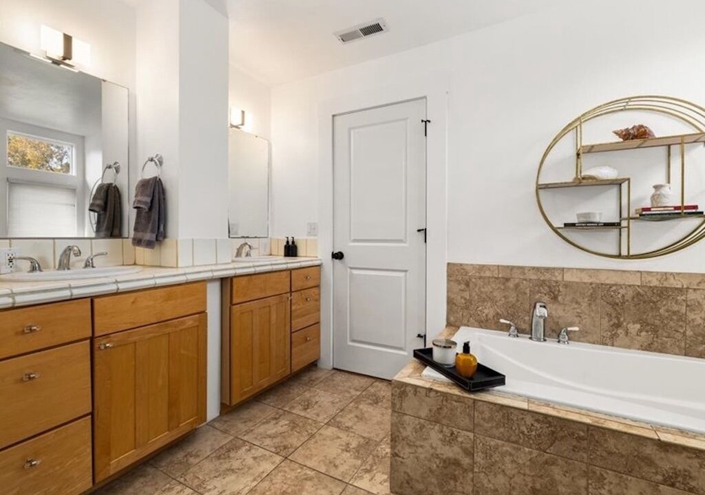 Photo of Bathroom in North End