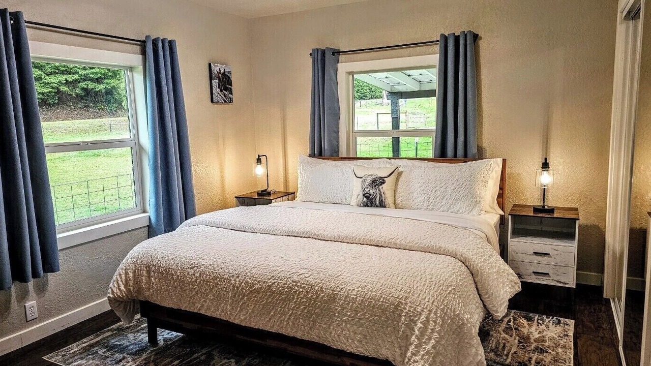 Photo of Bedroom in Myrtle Creek