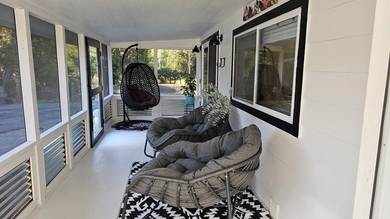 Photo of Patio Balcony in Myrtle Creek
