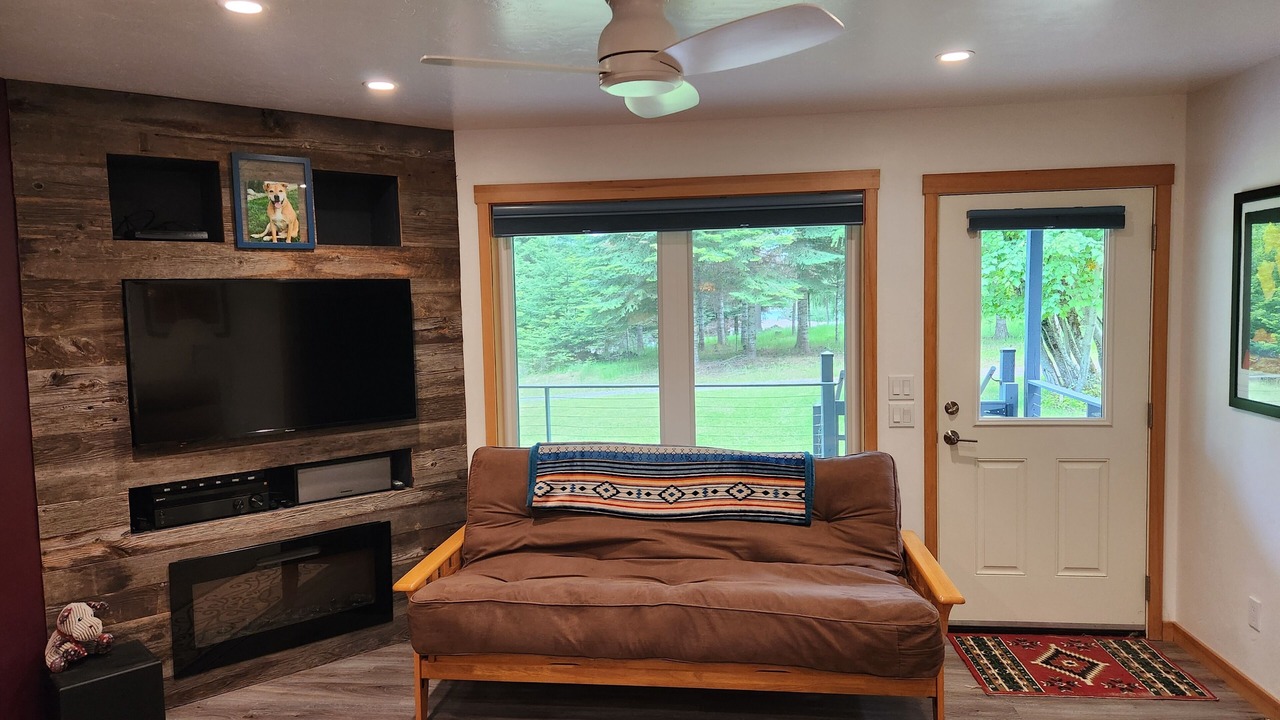 Photo of Livingroom in Carey Bay