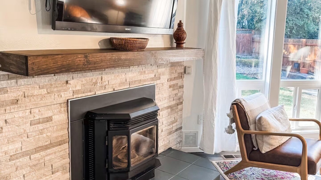 Photo of Livingroom in Moran Prairie