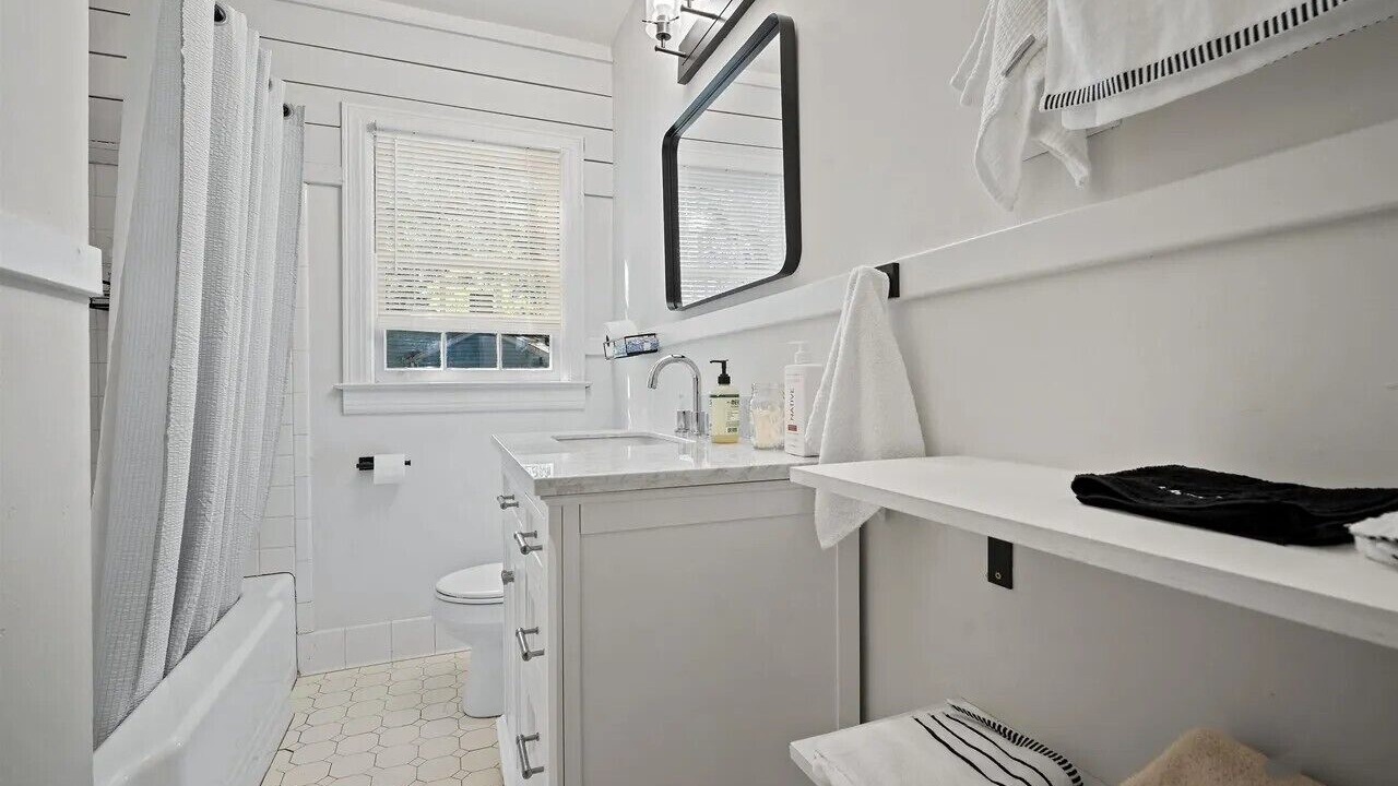 Photo of Bathroom in Mobile