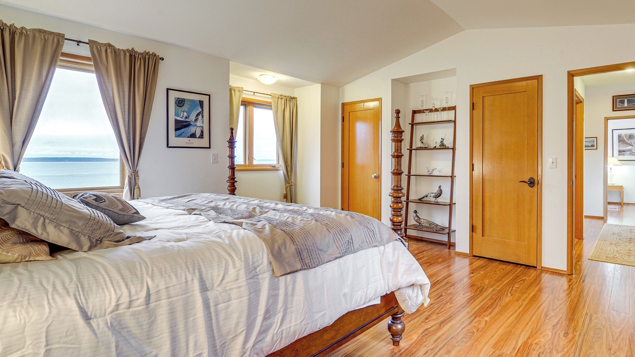 Photo of Bedroom in Freeland