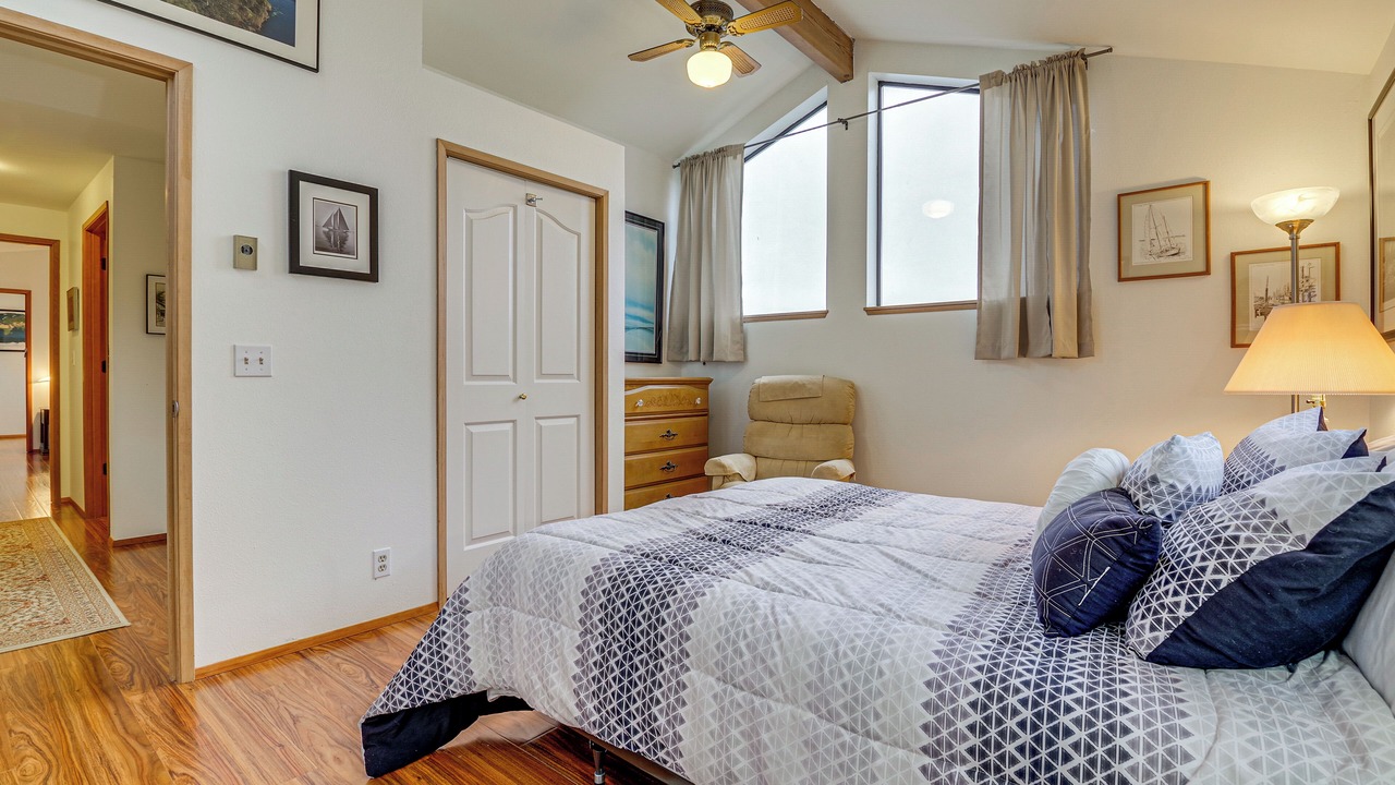 Photo of Bedroom in Freeland
