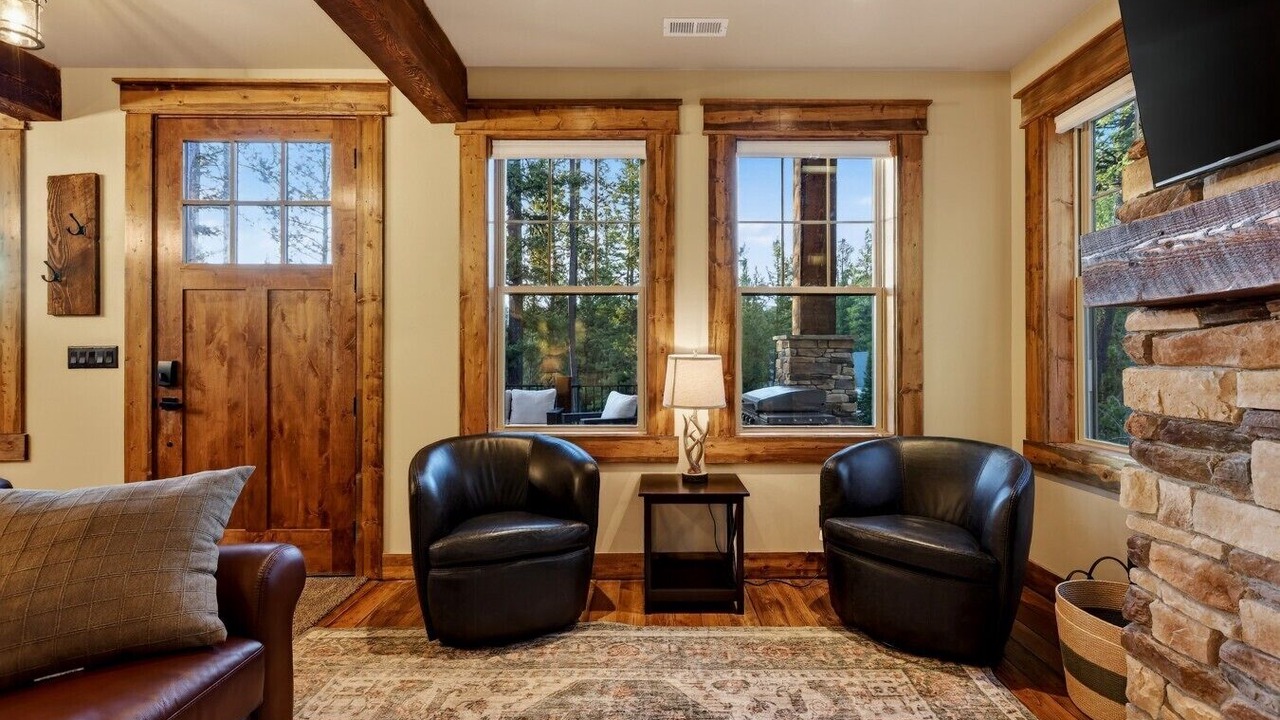 Photo of Livingroom in Island Park