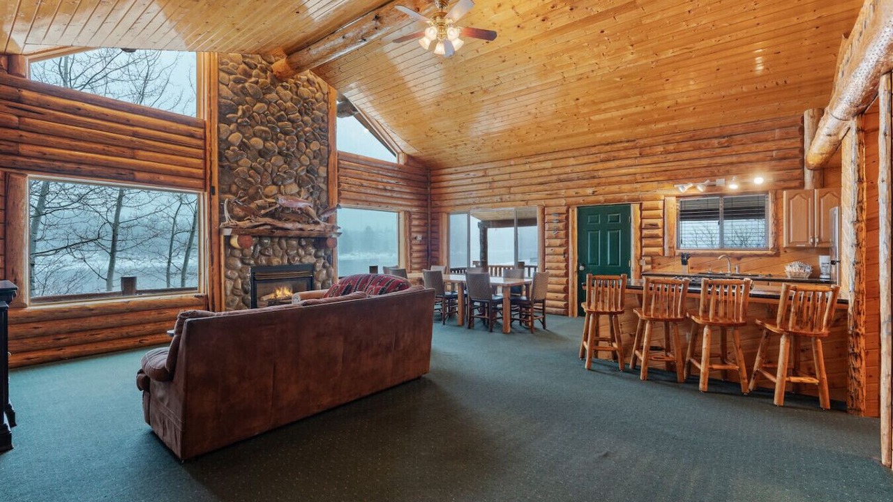 Photo of Livingroom in Last Chance