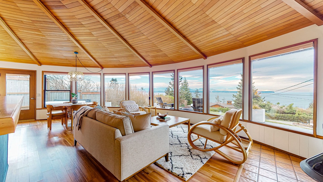 Photo of Livingroom in Coupeville